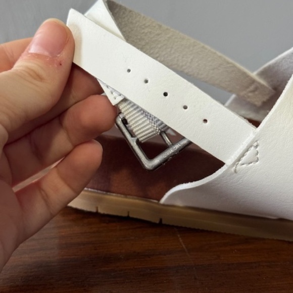 NWOT Mia White Sandals - Picture 3 of 4